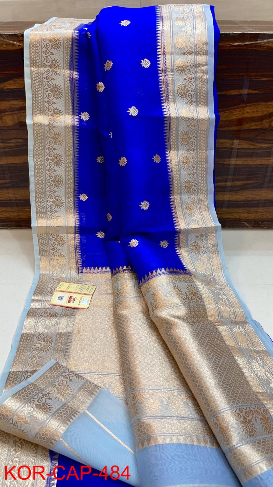 Pure Kora Organza Silk Hanloom Zari Work Saree.