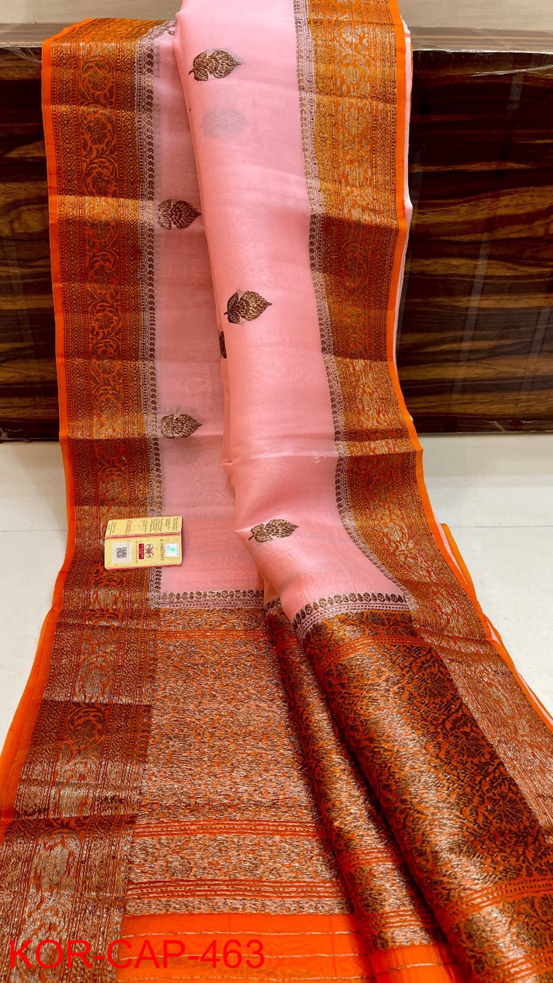 Pure Kora Organza Silk Hanloom Zari Work Saree.