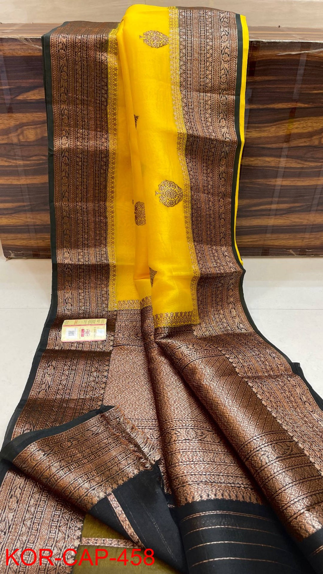 Pure Kora Organza Silk Hanloom Zari Work Saree.
