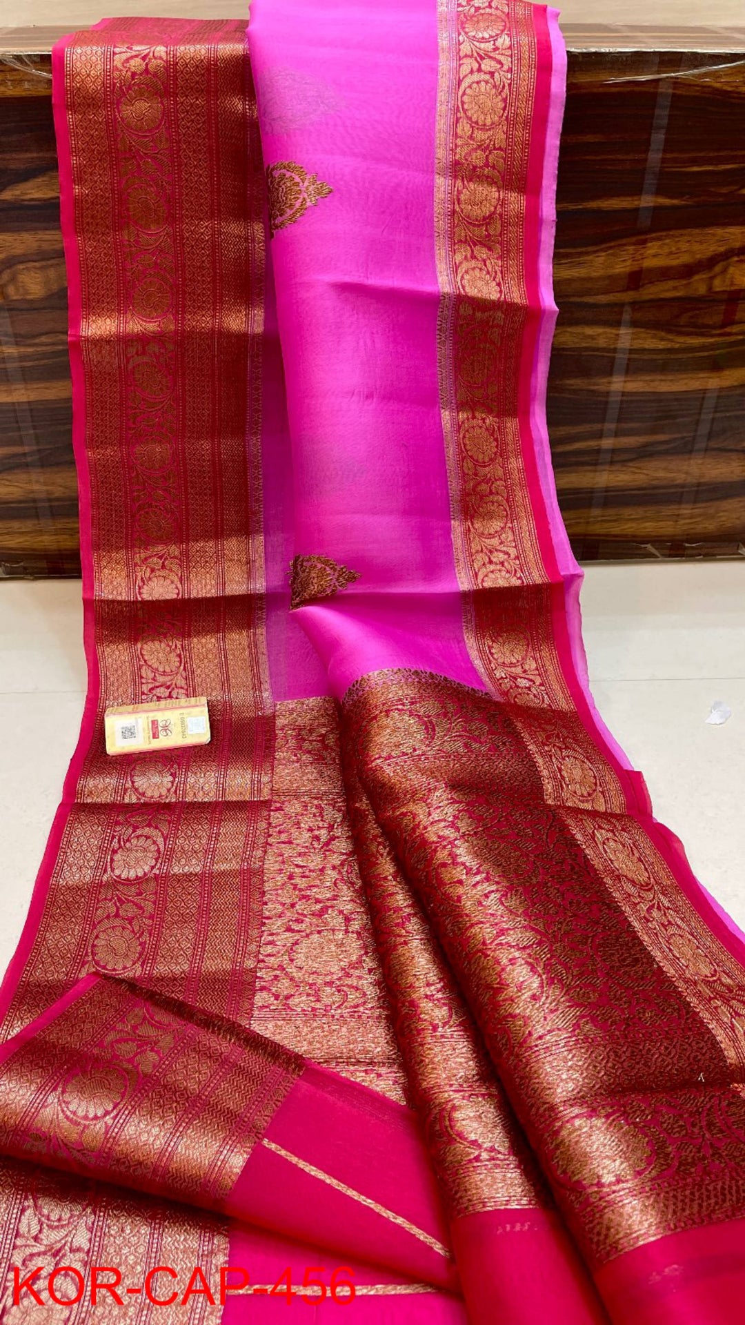 Pure Kora Organza Silk Hanloom Zari Work Saree.
