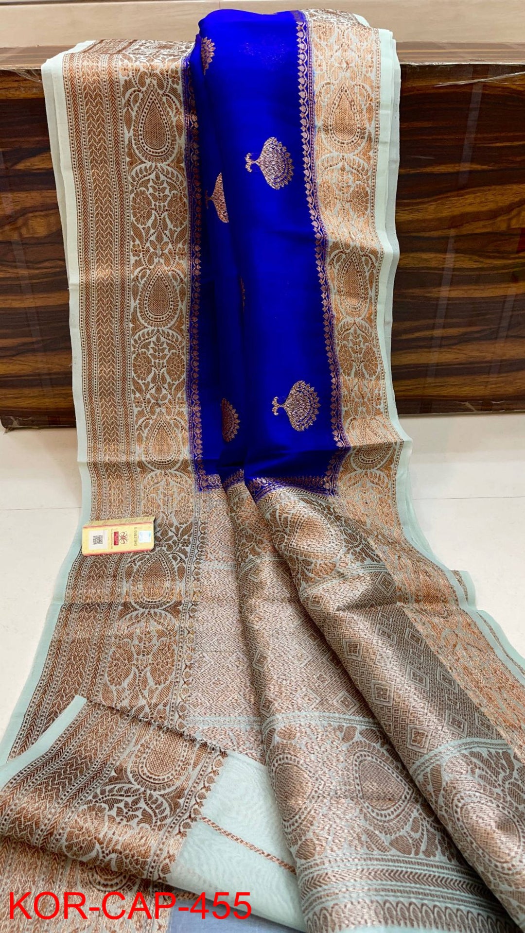 Pure Kora Organza Silk Hanloom Zari Work Saree.