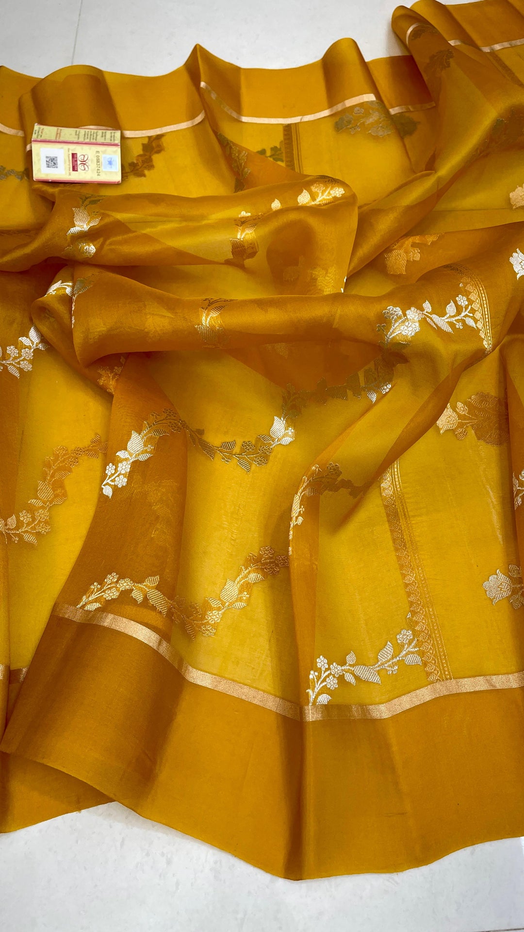 Pure Kora Organza Silk Hanloom Zari Work Saree.
