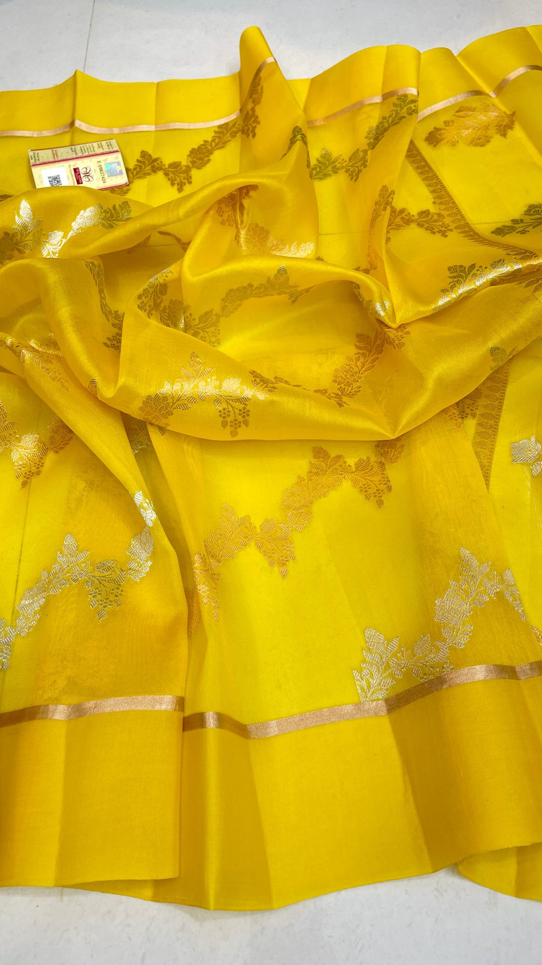 Pure Kora Organza Silk Hanloom Zari Work Saree.