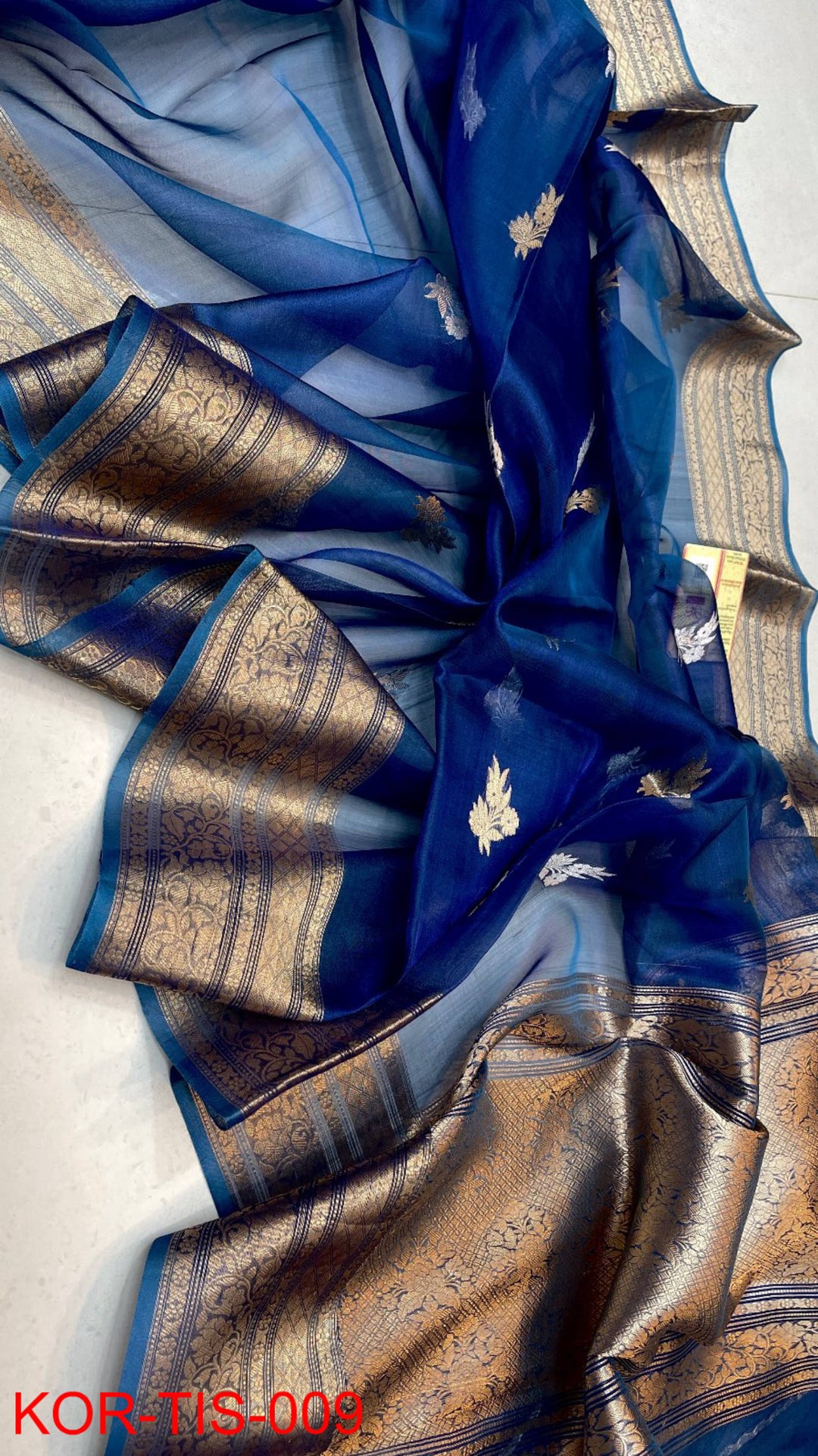 Pure Kora Tissue Silk Hanloom Zari Work Saree.
