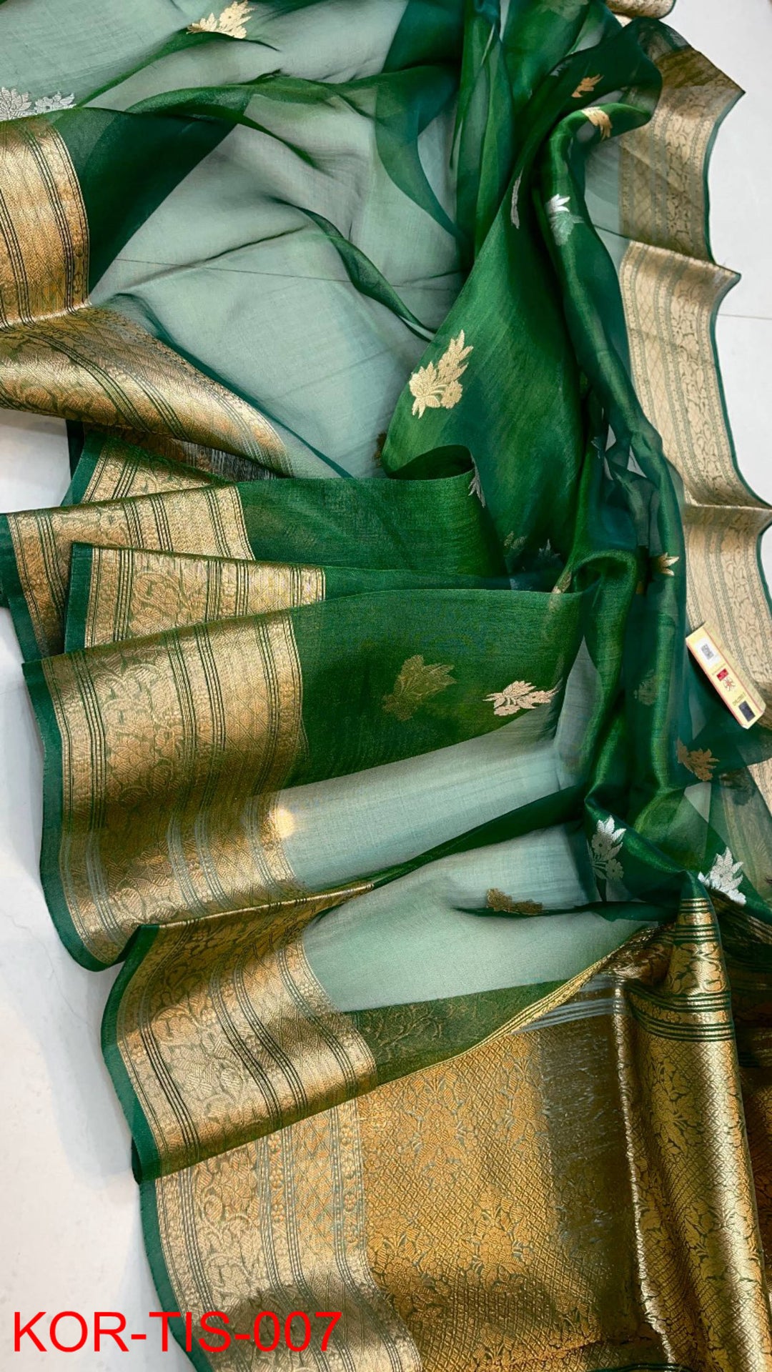 Pure Kora Tissue Silk Hanloom Zari Work Saree.