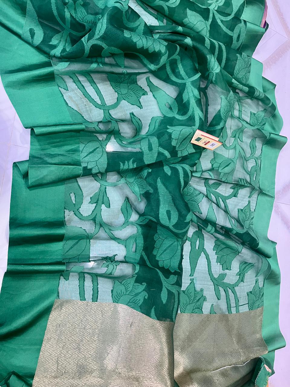 Pure Kora Organza Silk Hanloom Zari Work Saree.