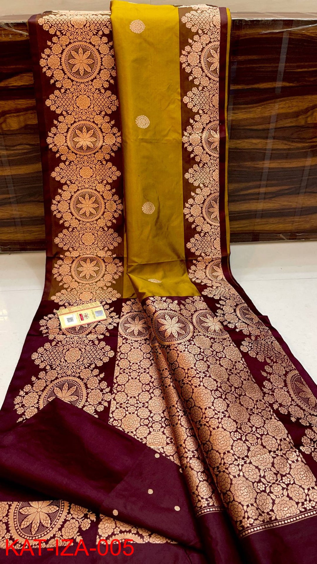 Pure Banarasi Katan Silk Saree With Antique Zari Work.