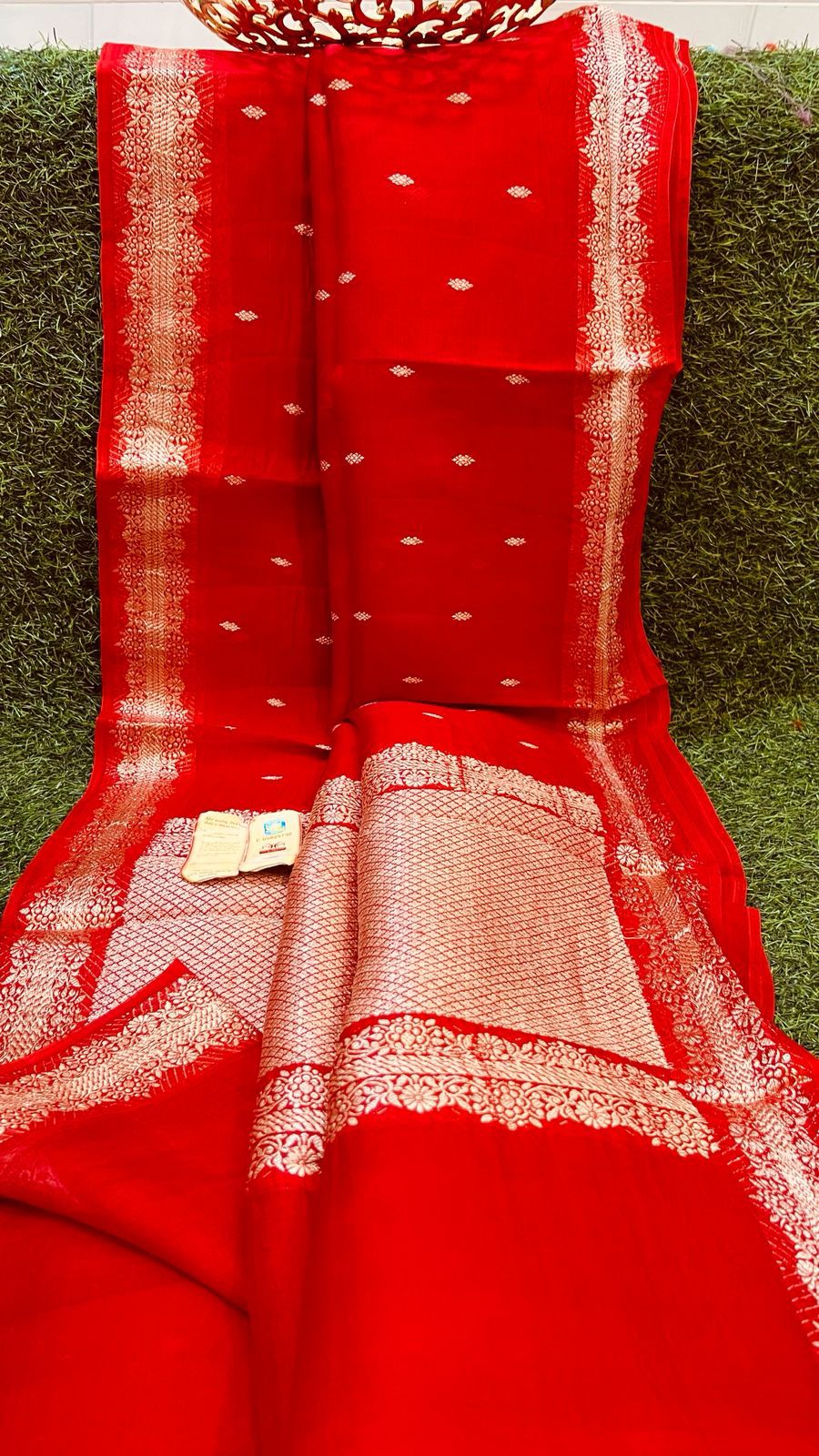 Pure Kora Organza Silk Hanloom Zari Work Saree.
