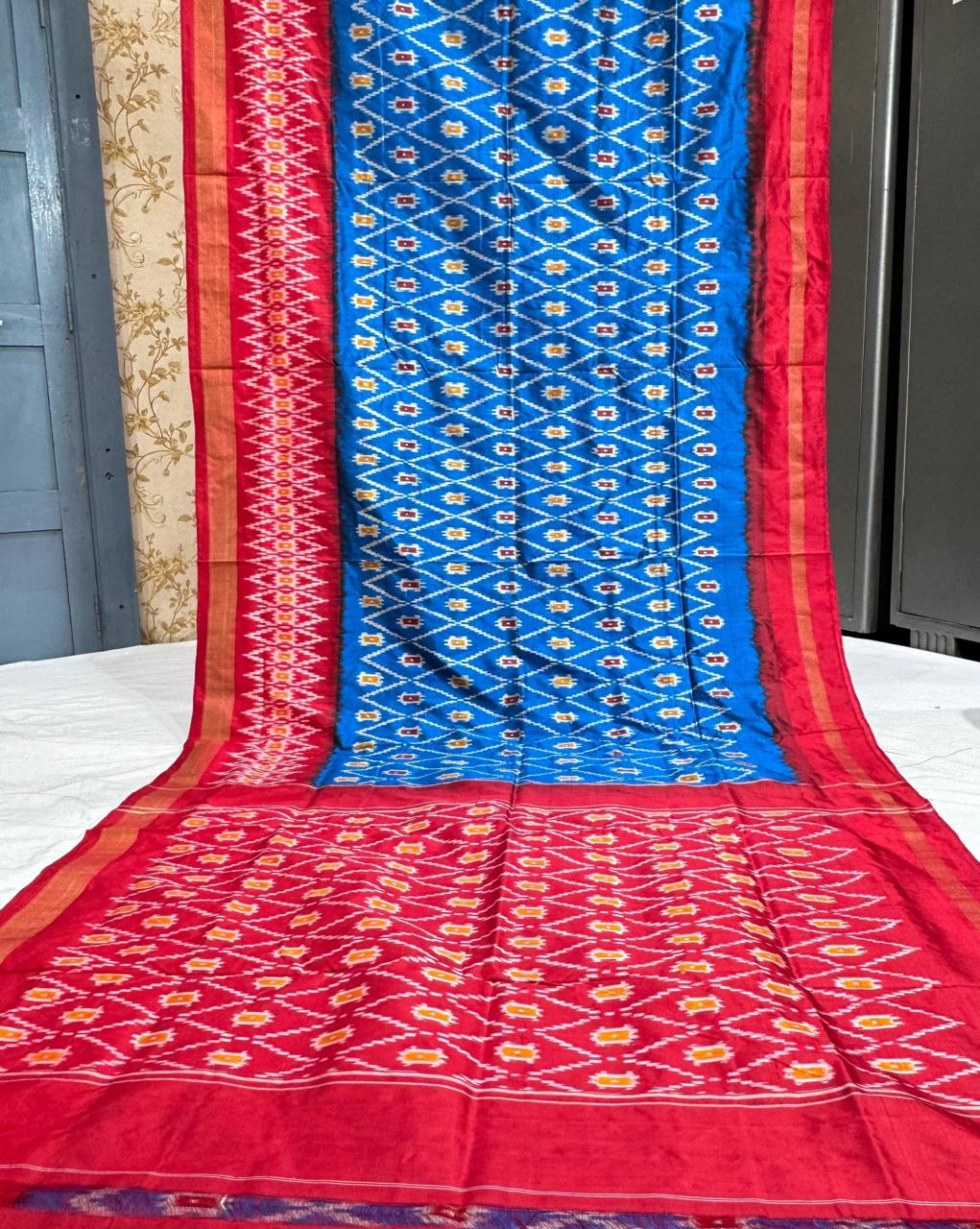 Pure Pochampally Ikkat Silk Saree With Blouse Pthani Pattern Border.