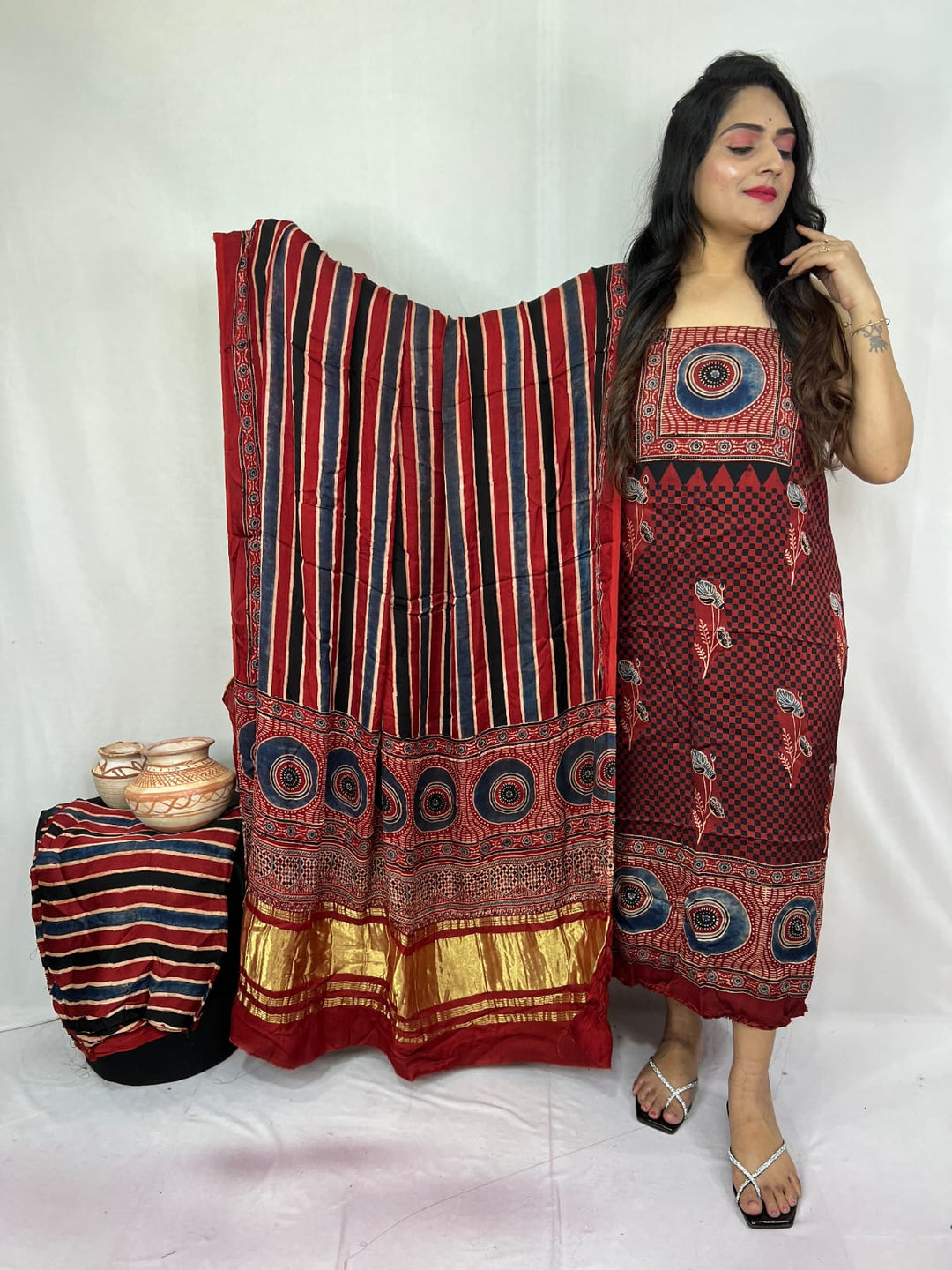 Pure Modal Silk Zari Pallu Weaved 3pc Unstitched Suit .