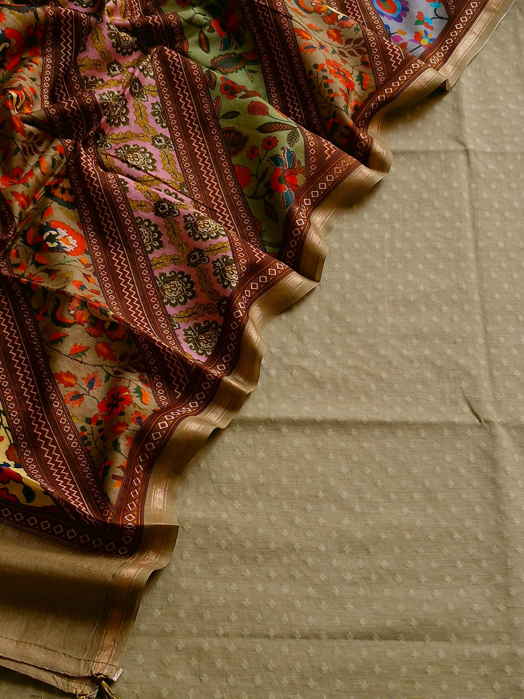 Pure Banarasi HandLoom Self Cotton Resham weaved Unstitched Suit Digital Print Chanderi Dupatta.