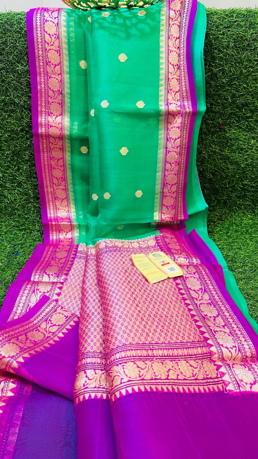 Pure Kora Organza Silk Hanloom Zari Work Saree.