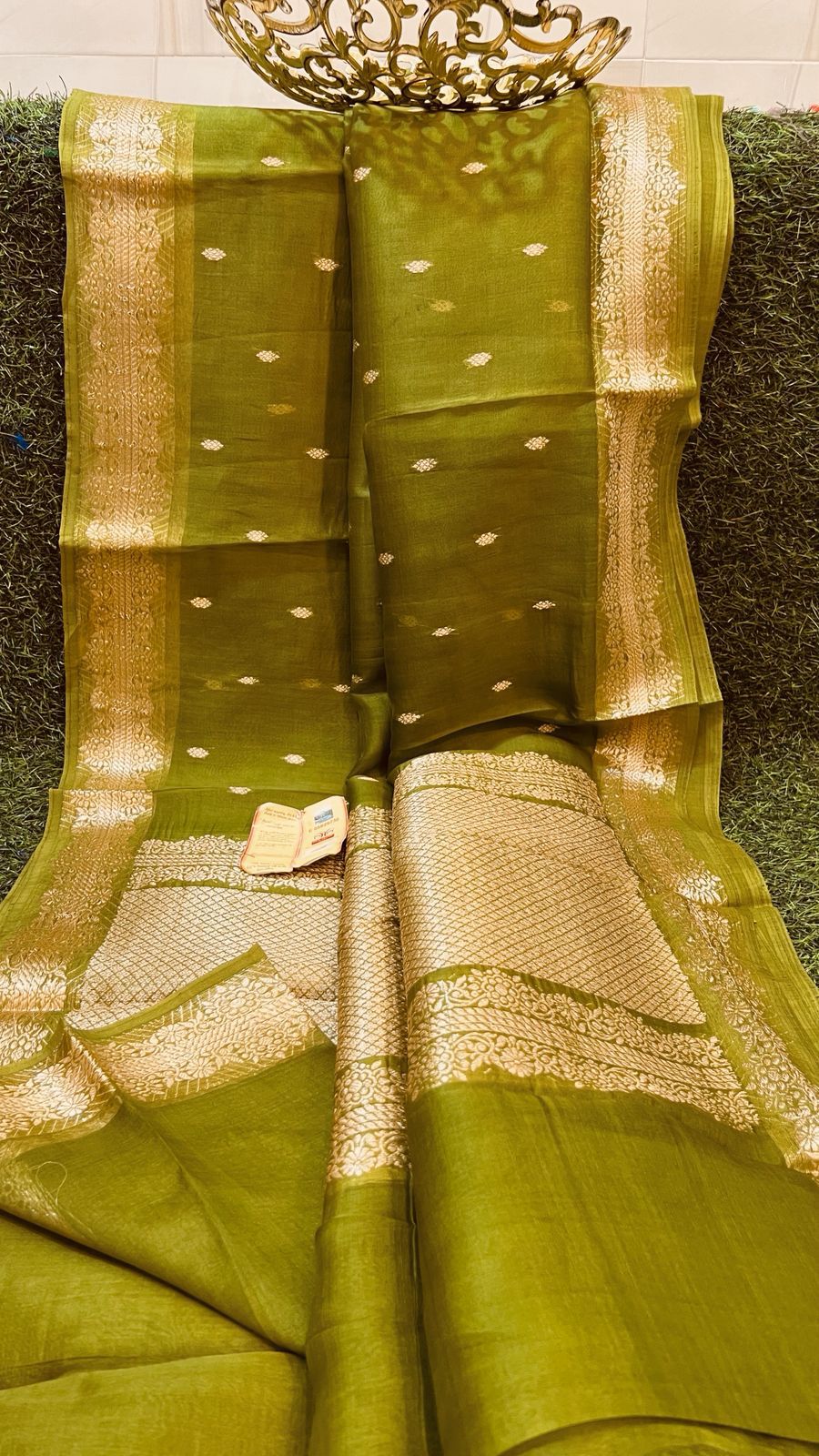 Pure Kora Organza Silk Hanloom Zari Work Saree.