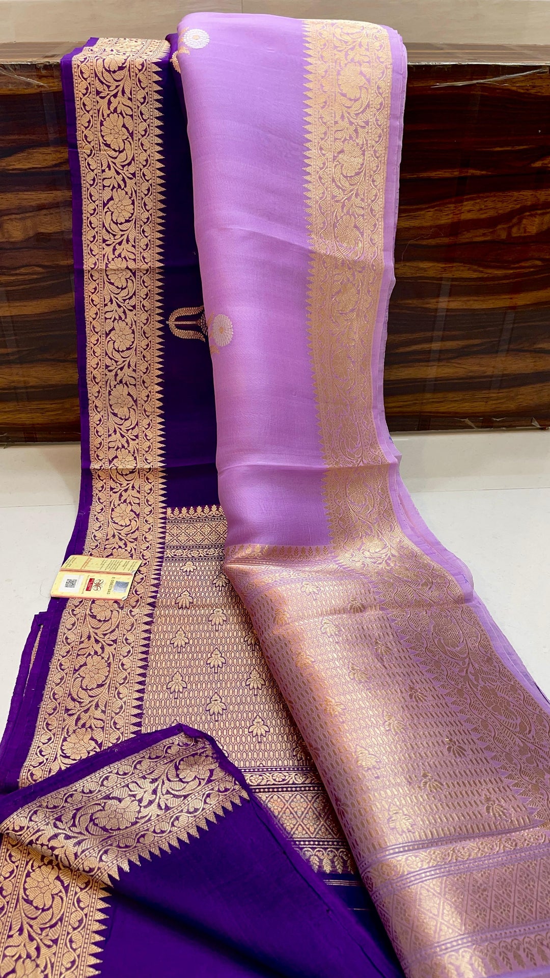 Pure Kora Organza Silk Hanloom Zari Work Saree.