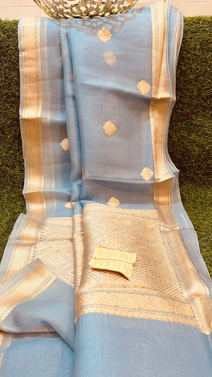 Pure Kora Organza Silk Hanloom Zari Work Saree.