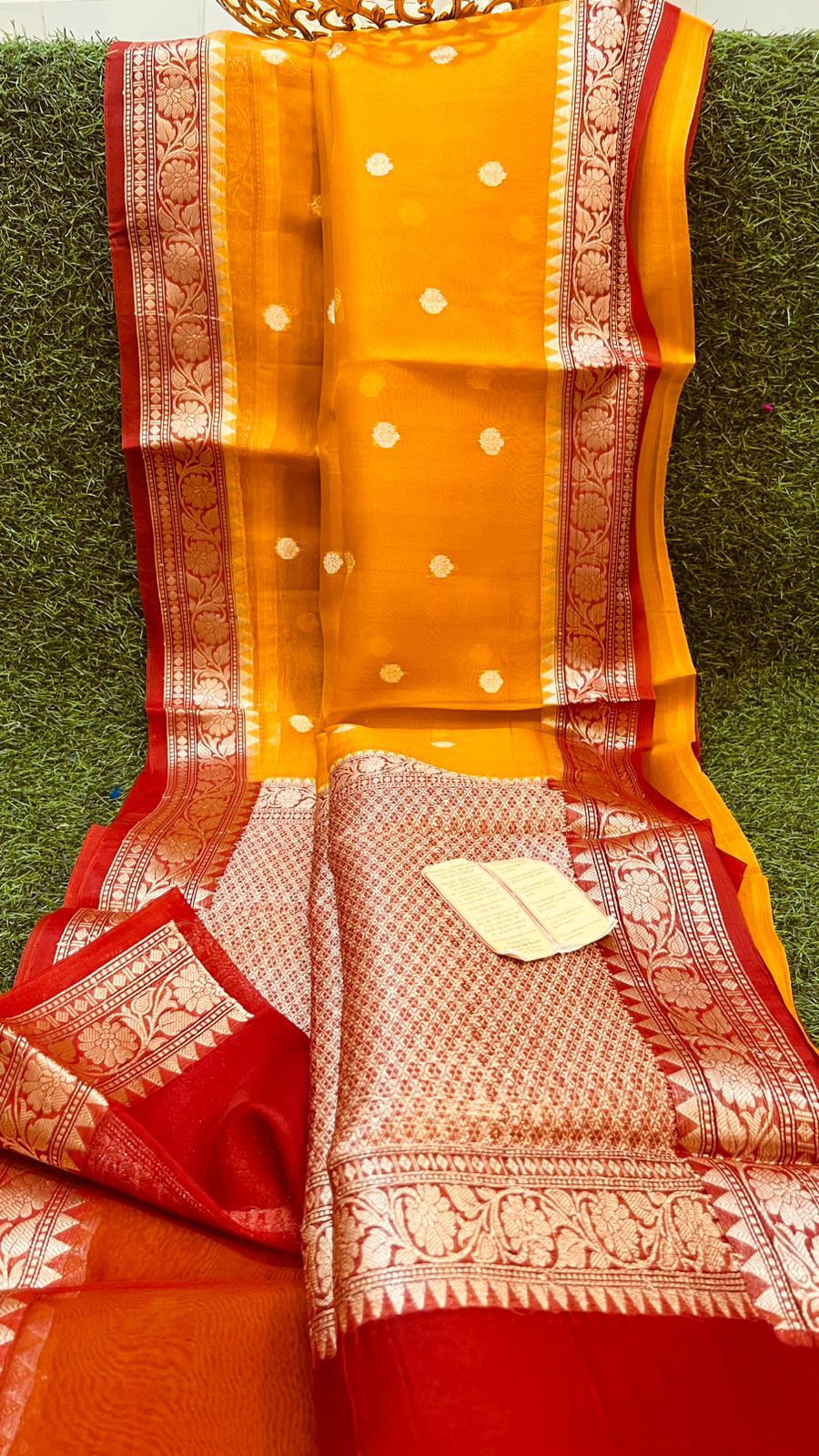 Pure Kora Organza Silk Hanloom Zari Work Saree.