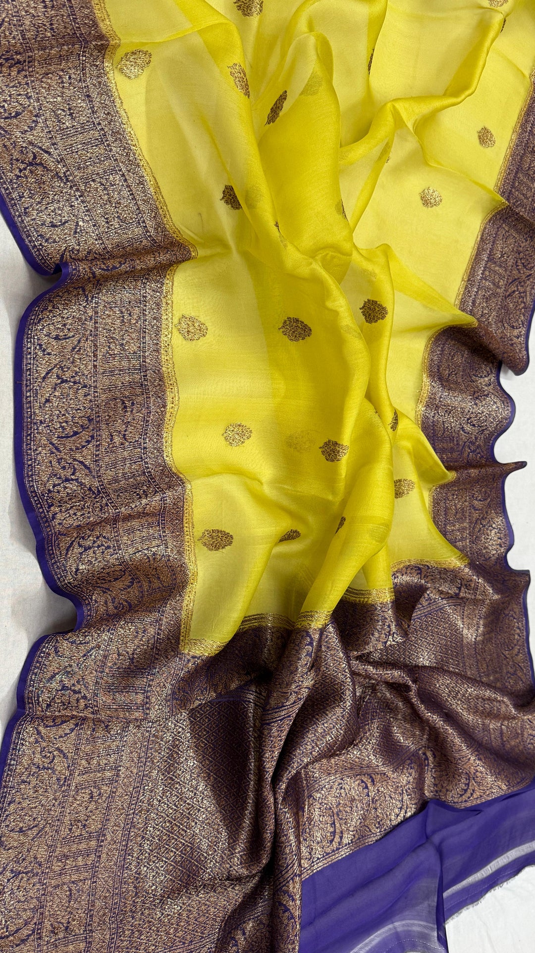 Pure Kora Organza Silk Handloom Kadhuwa Zari Work Saree.