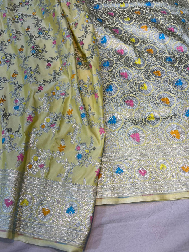 Pure Banarasi Mashru Silk Saree With Tilfi Weaved Work.