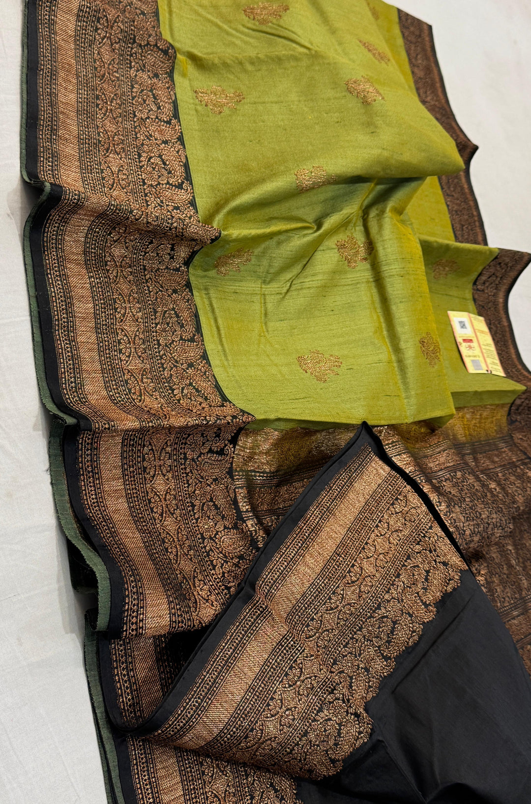 HandloomPure Banarasi Tussar Silk Saree With Kadhuwa Border Work.