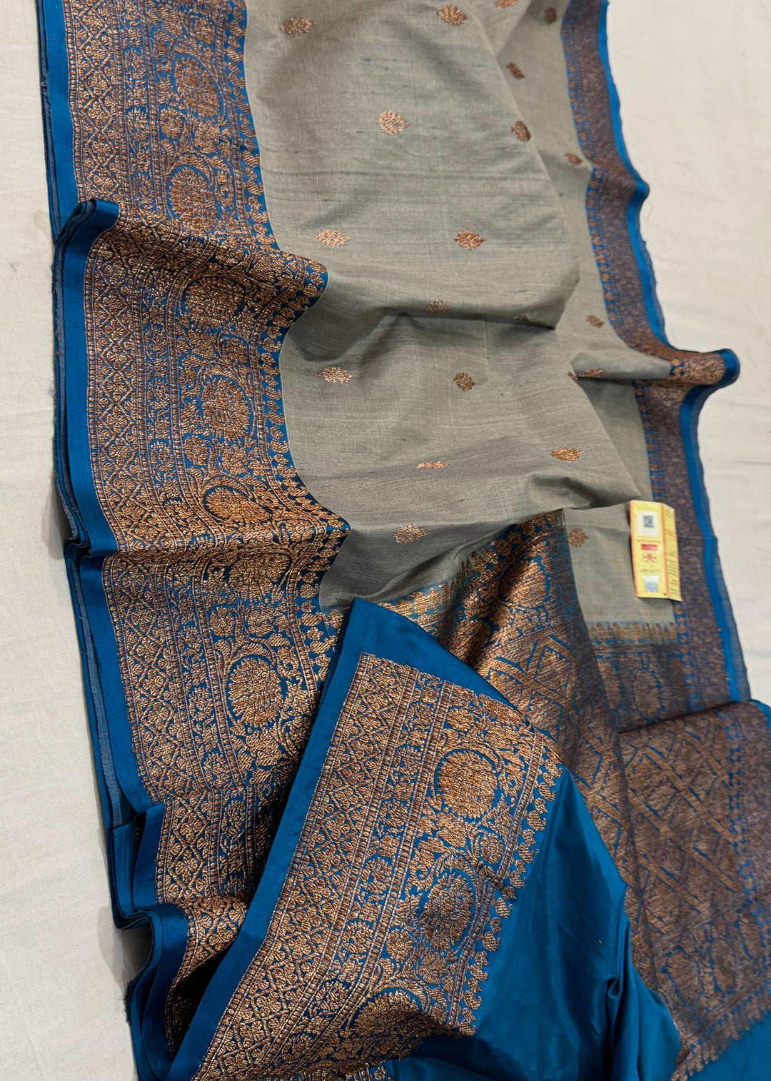 HandloomPure Banarasi Tussar Silk Saree With Kadhuwa Border Work.