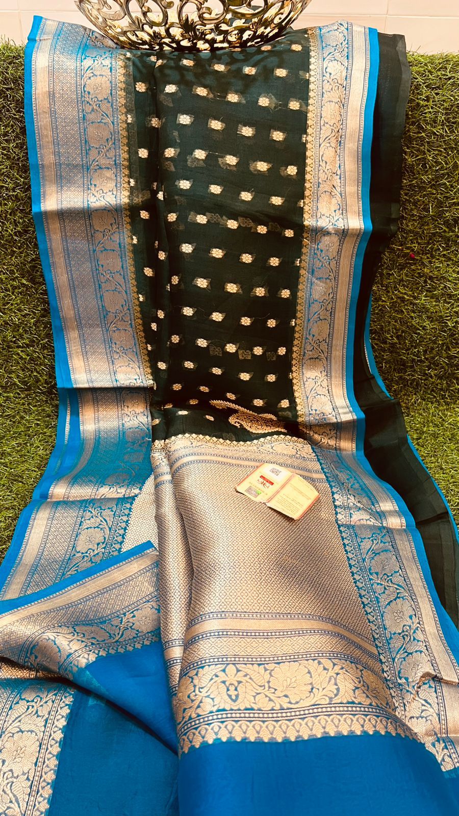 Pure Kora Organza Silk Hanloom Zari Work Saree.