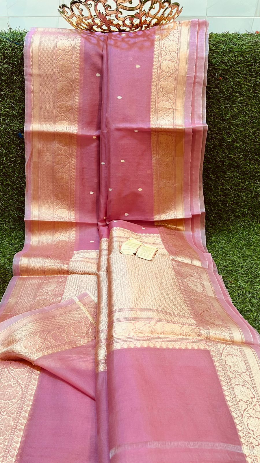 Pure Kora Organza Silk Hanloom Zari Work Saree.