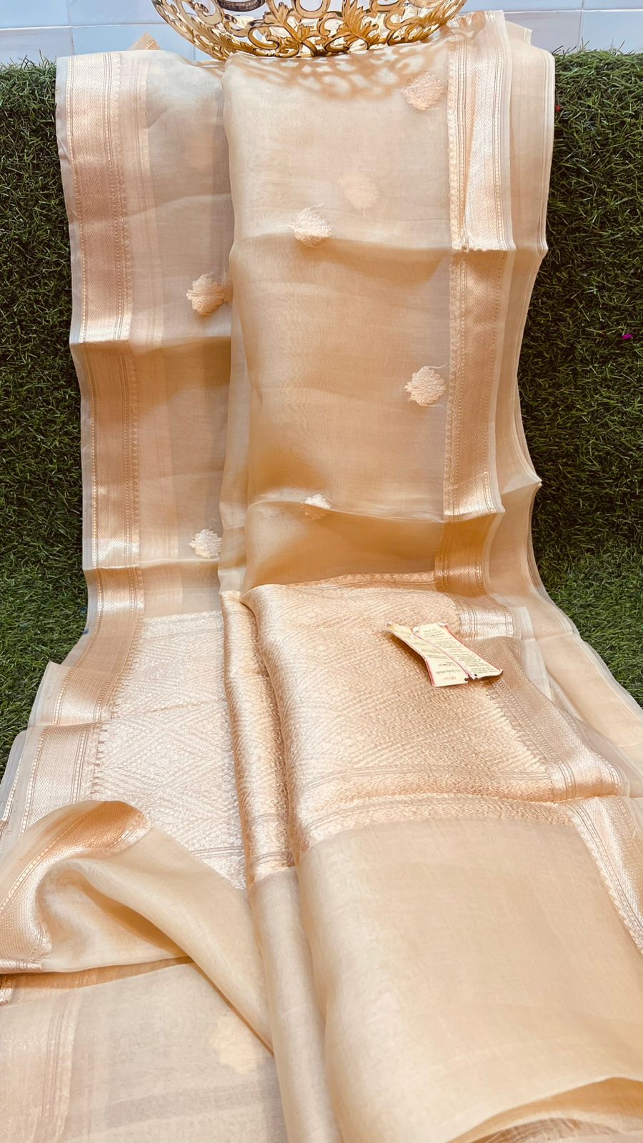 Pure Kora Organza Silk Hanloom Zari Work Saree.