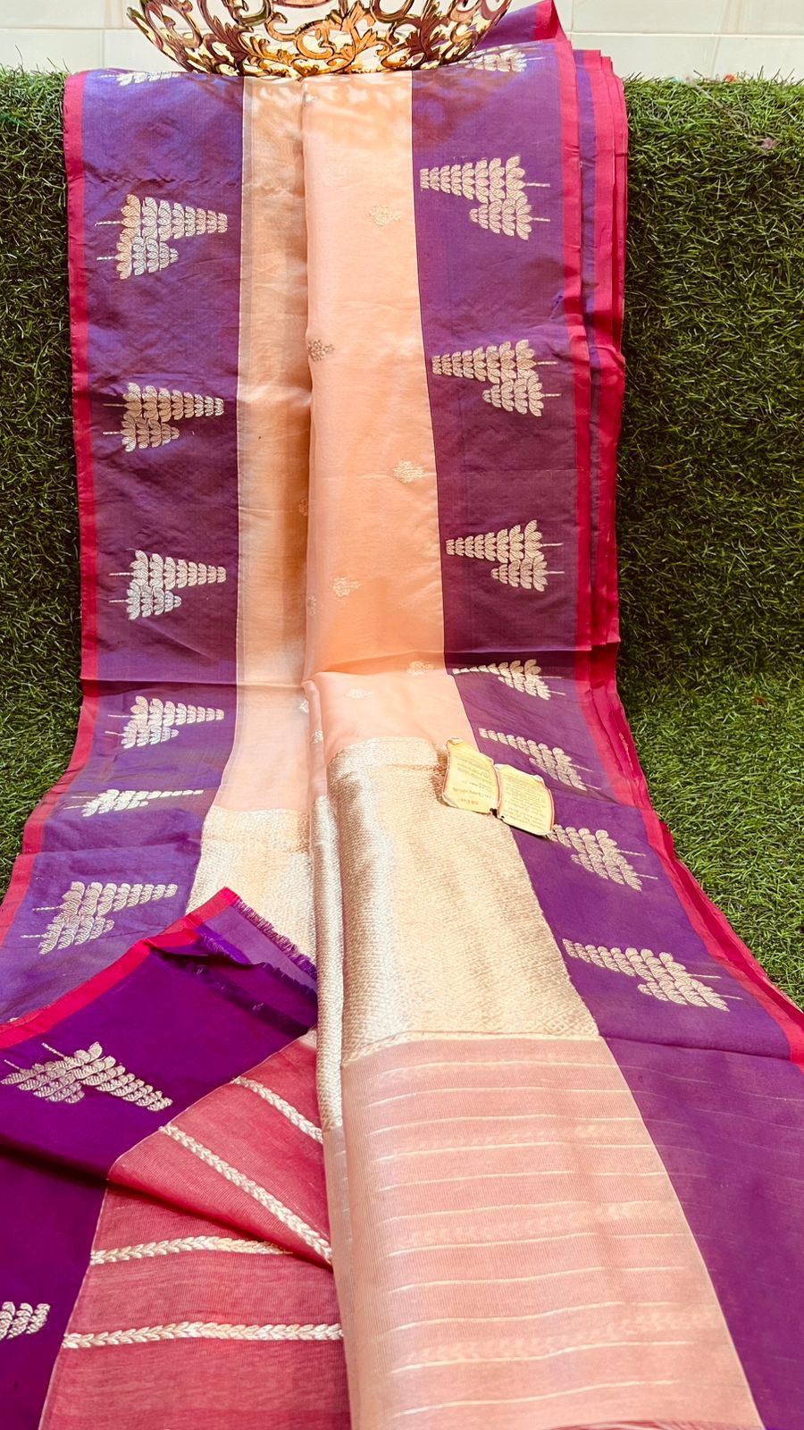 Pure Kora Organza Silk Hanloom Zari Work Saree.