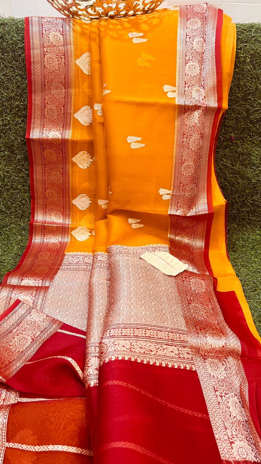 Pure Kora Organza Silk Hanloom Zari Work Saree.