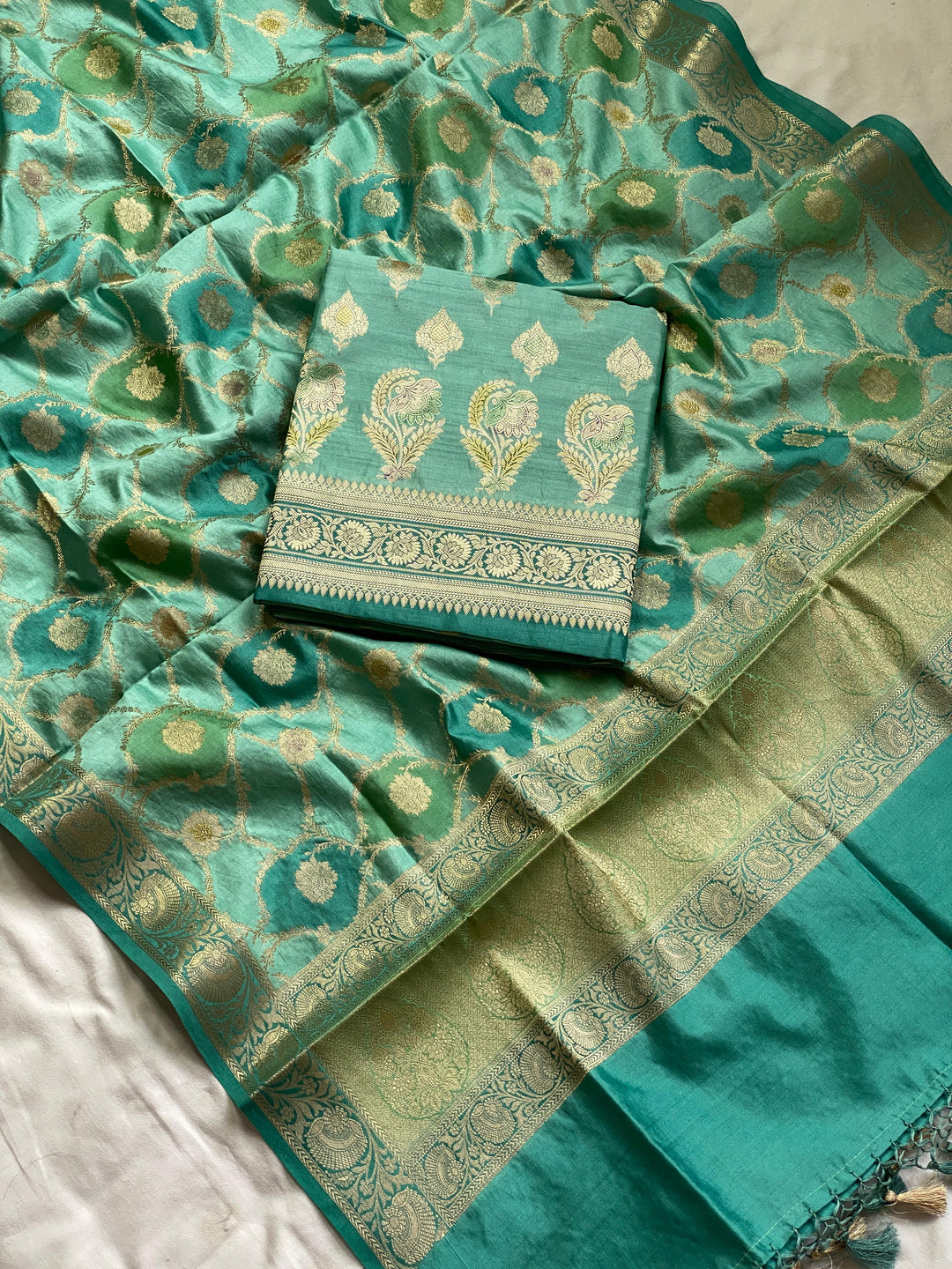 Pure Banarasi Chiniya Katan Silk Unstitched Suit.