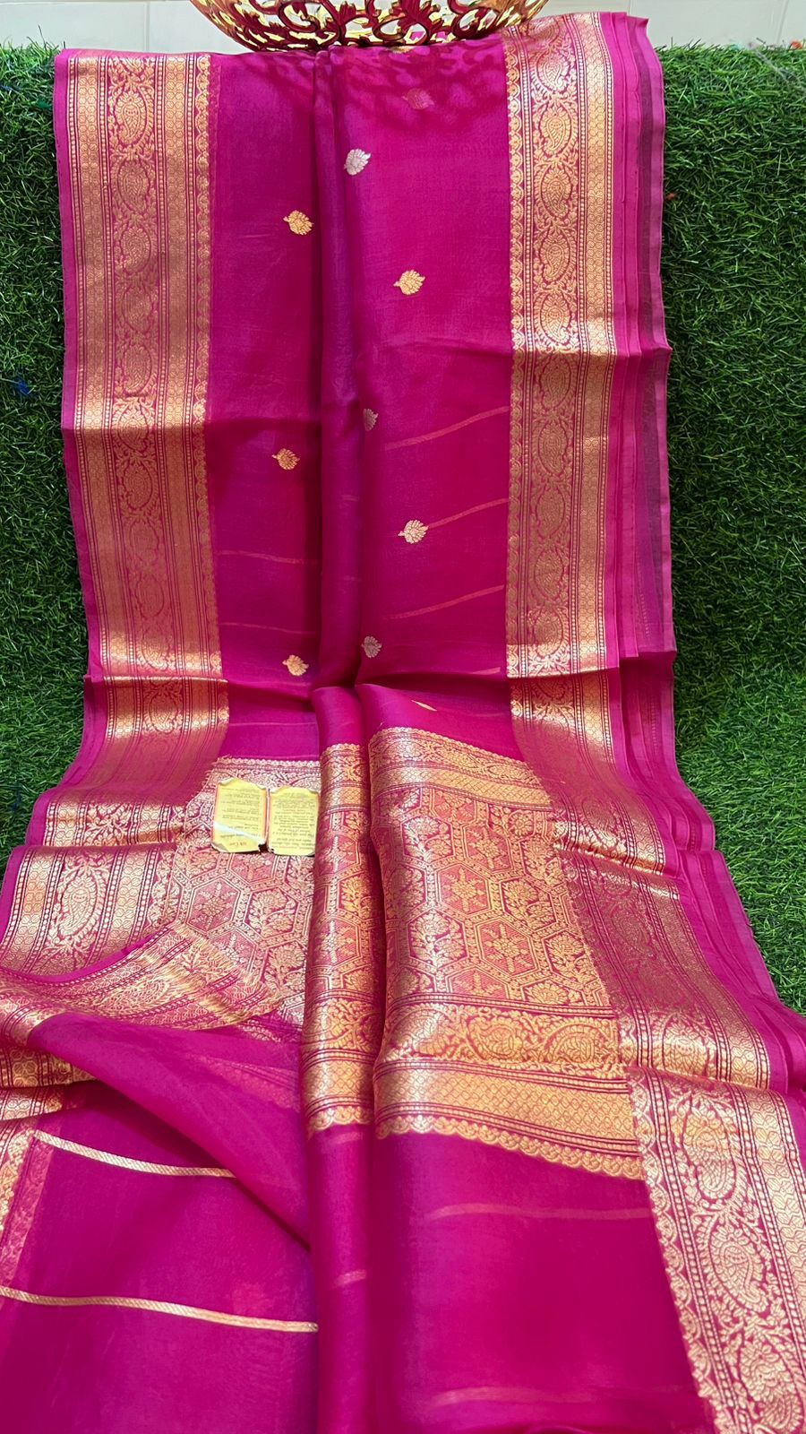 Pure Kora Organza Silk Hanloom Zari Work Saree.