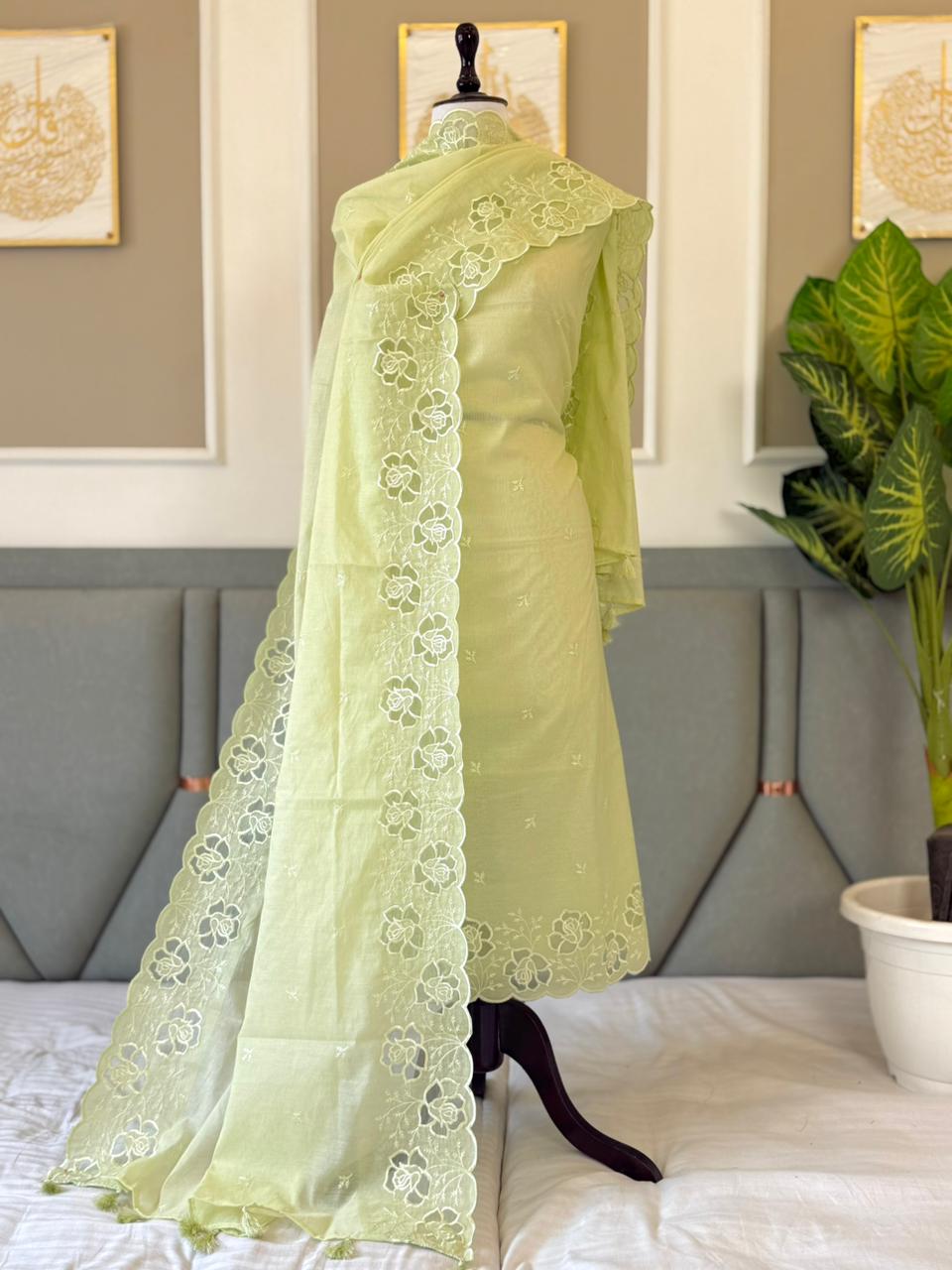 Banarasi Mul Chanderi Embroidery Work Unstitched Suit