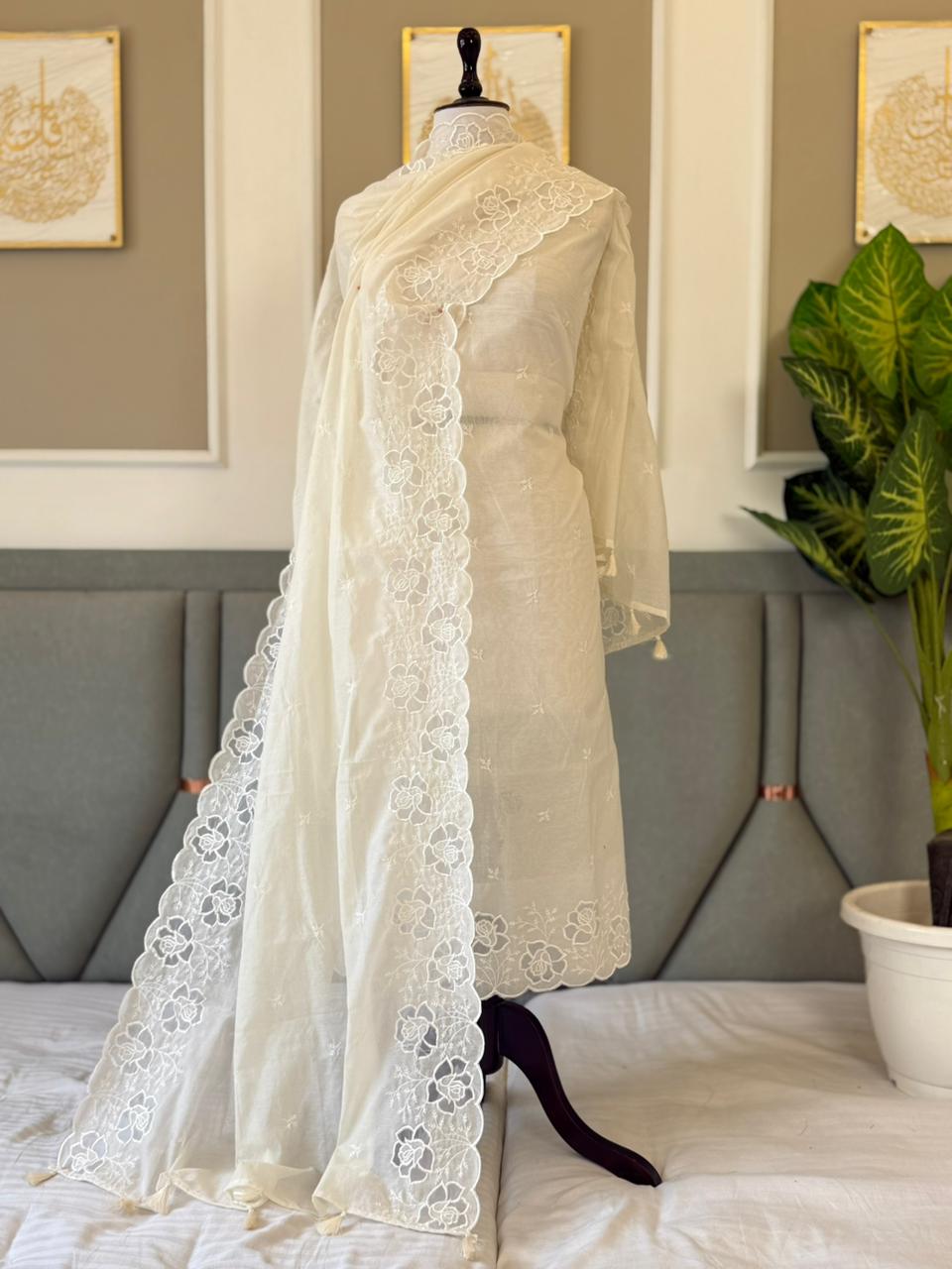 Banarasi Mul Chanderi Embroidery Work Unstitched Suit
