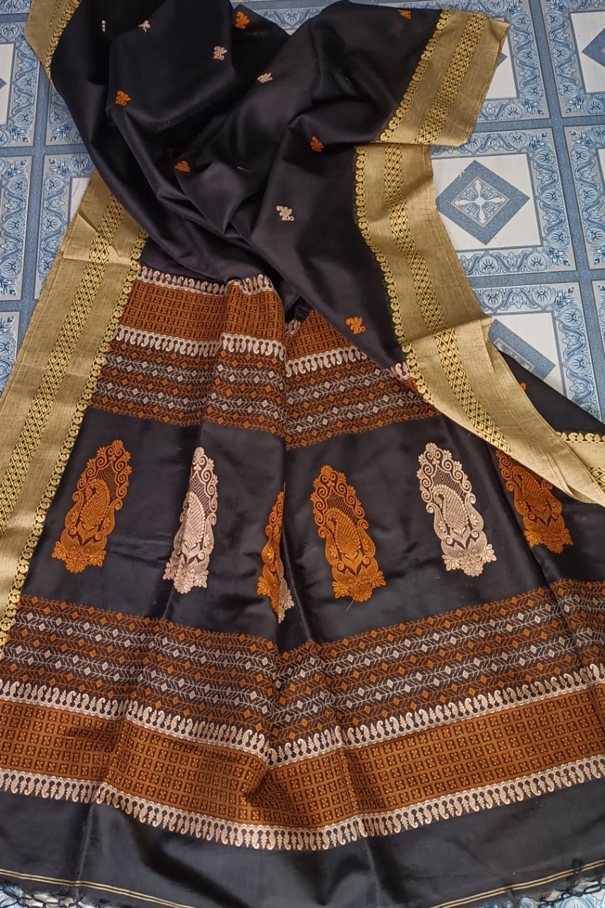 Pure Cotton jamdani Saree With Running Blouse  . ( Length- 6.3 meter