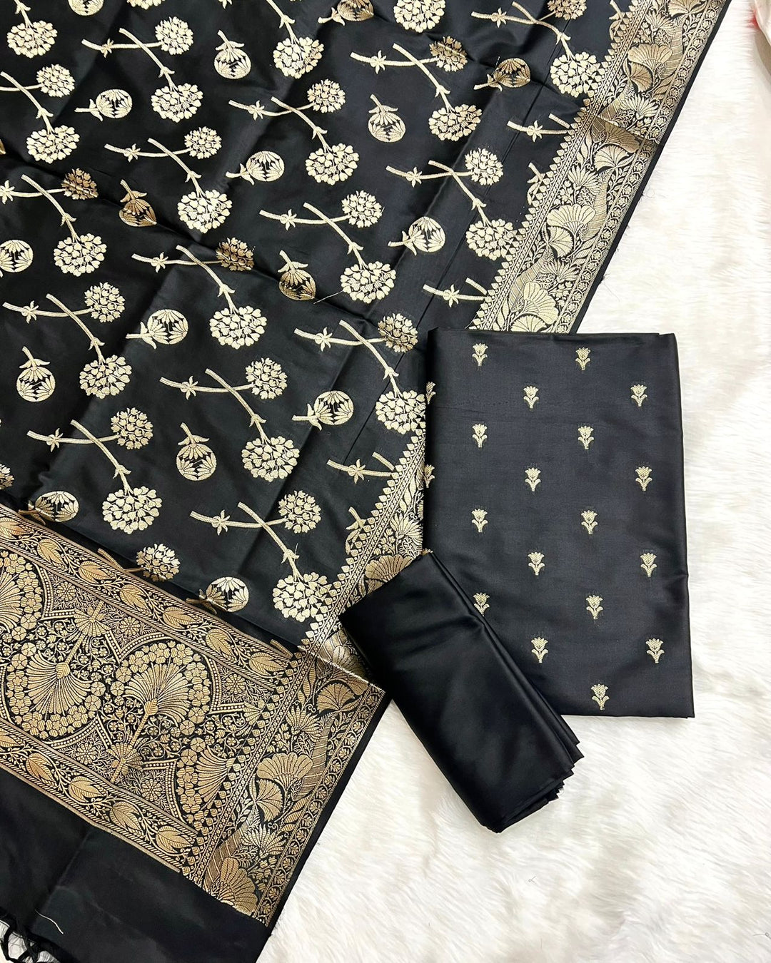Pure Banarasi Silk Unstitched Suit With Jaal Dupatta .