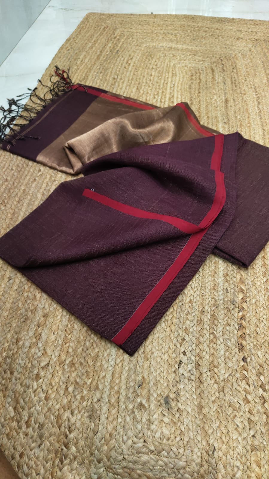 Pure Linen Tissue Jamdani  Saree With Blouse.