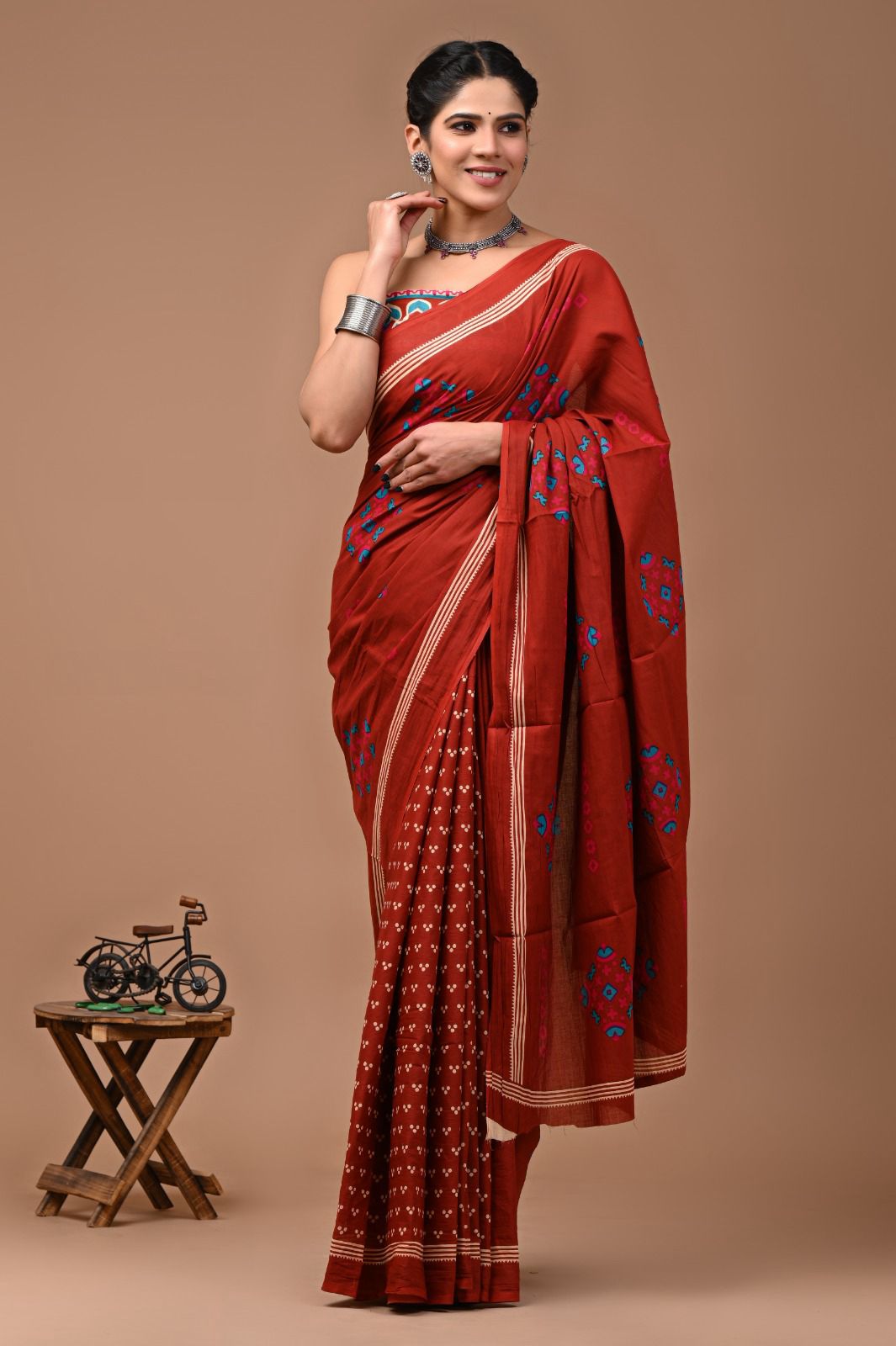 Pure  Mul cotton Hand print saree with Blouse.