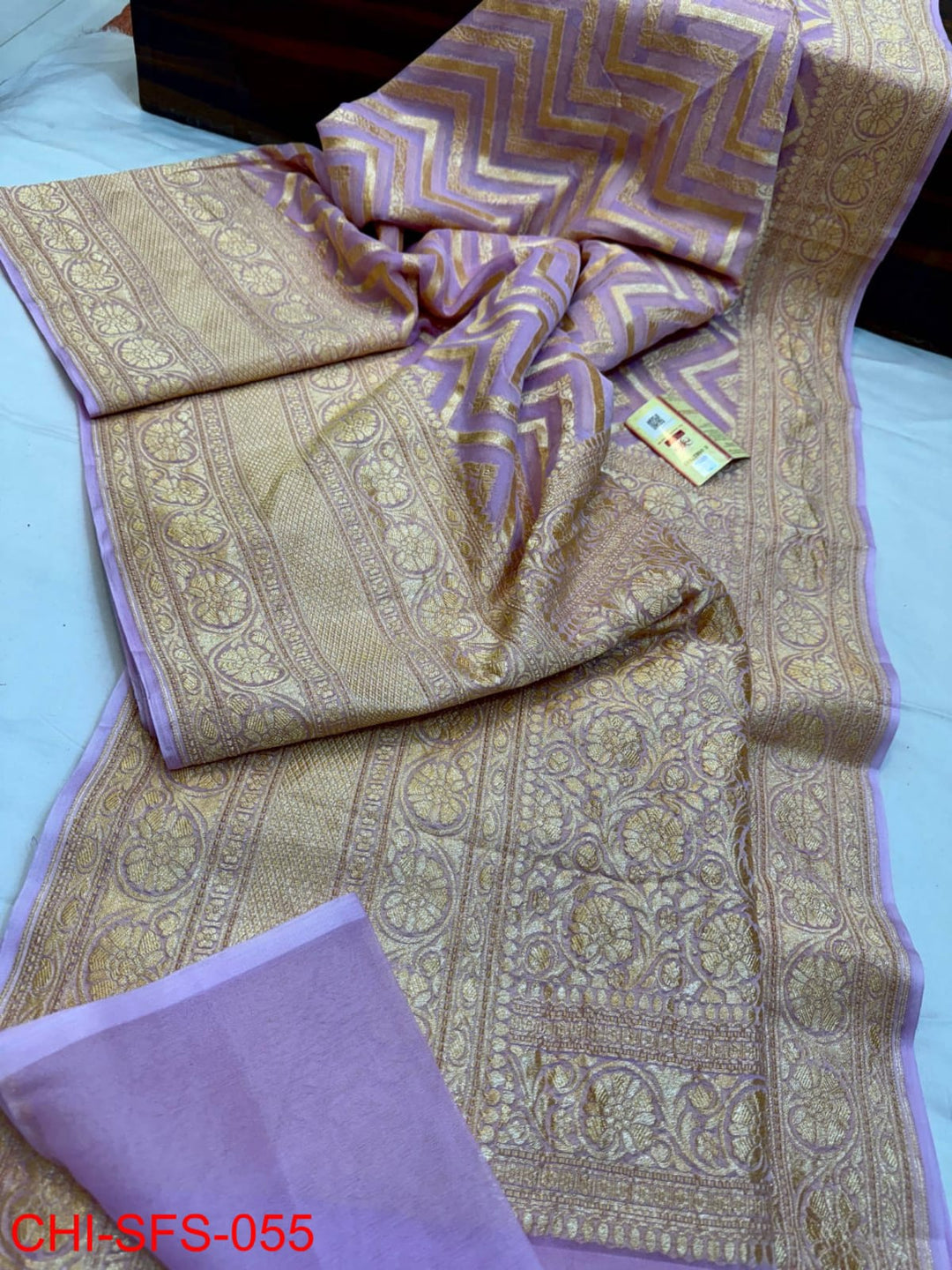 Pure Banarasi Handloom Khaddi Georgette Silk Saree With Beautiful Antique Zari Work