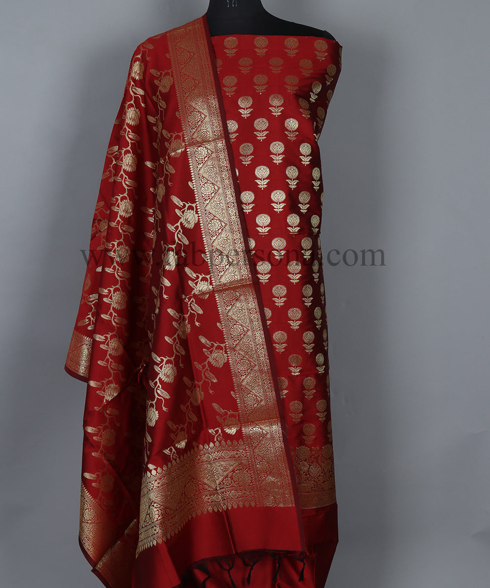 सिंपल ड्रेस के साथ हैवी बनारसी दुपट्टा देगा स्टाइलिश लुक | NewsTrack Hindi 1