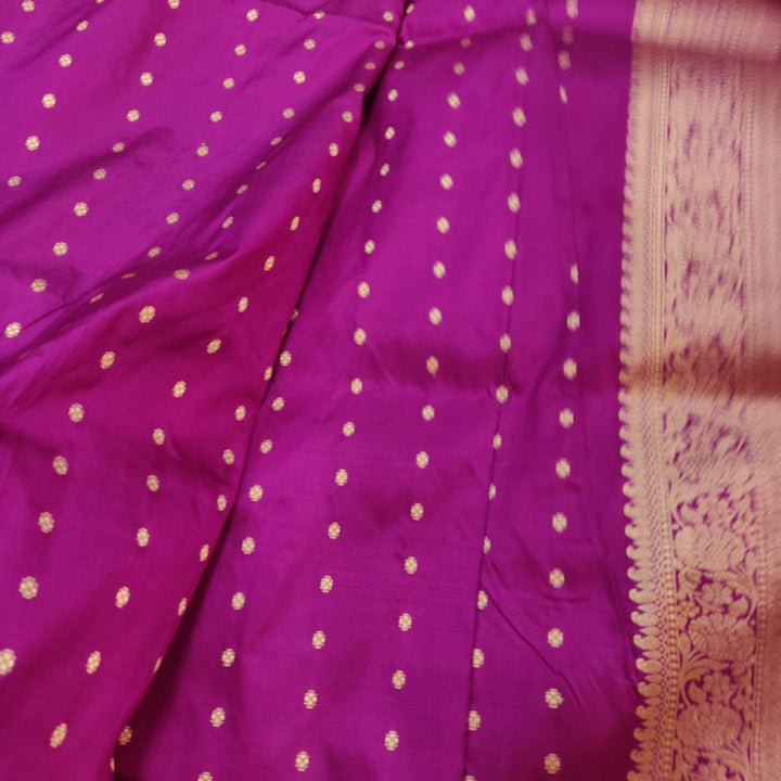 Pure katan Handwoven Kadwa And Gold Zari /Resham Meenakari Alfi Buit Work Saree.