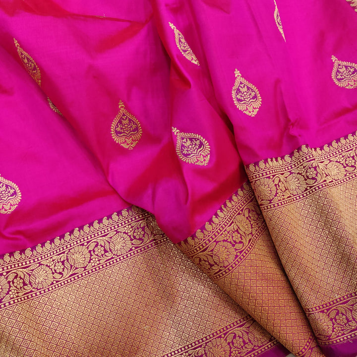 Pure katan Handwoven Kadwa And Gold Zari /Resham Meenakari Alfi Buit Work Saree.