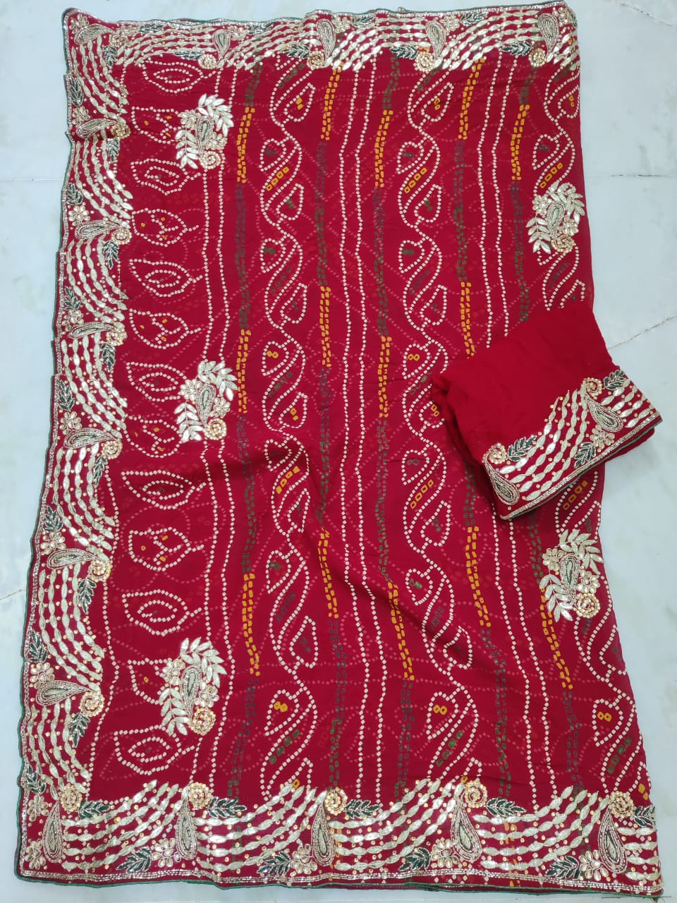 Traditional jaipuri chunri saree in pure georgette 75 gm.