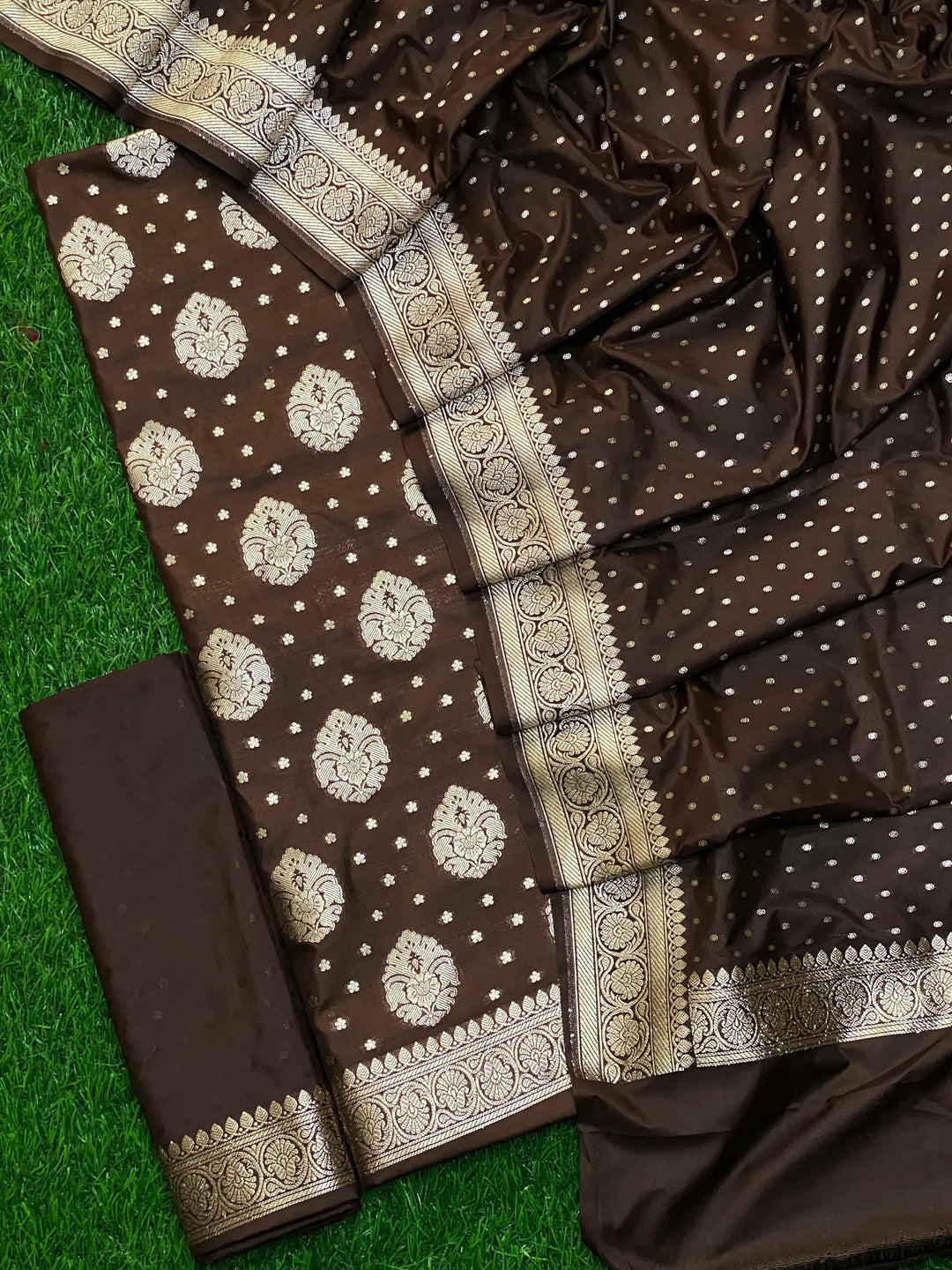 Pure Banarasi Katan Chiniya silk Unstitched Suit with Beautiful zari work