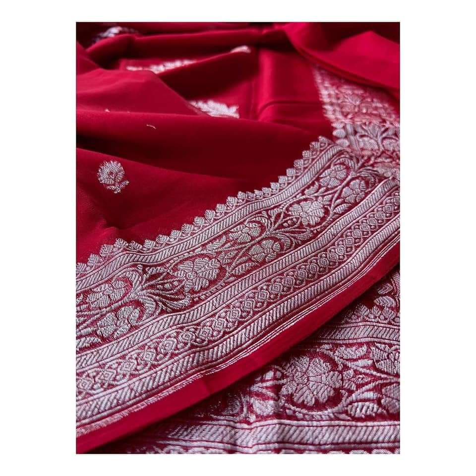 Pure Hand loom  Khaddi Georgette Saree with Silver Zari Weaving blouse