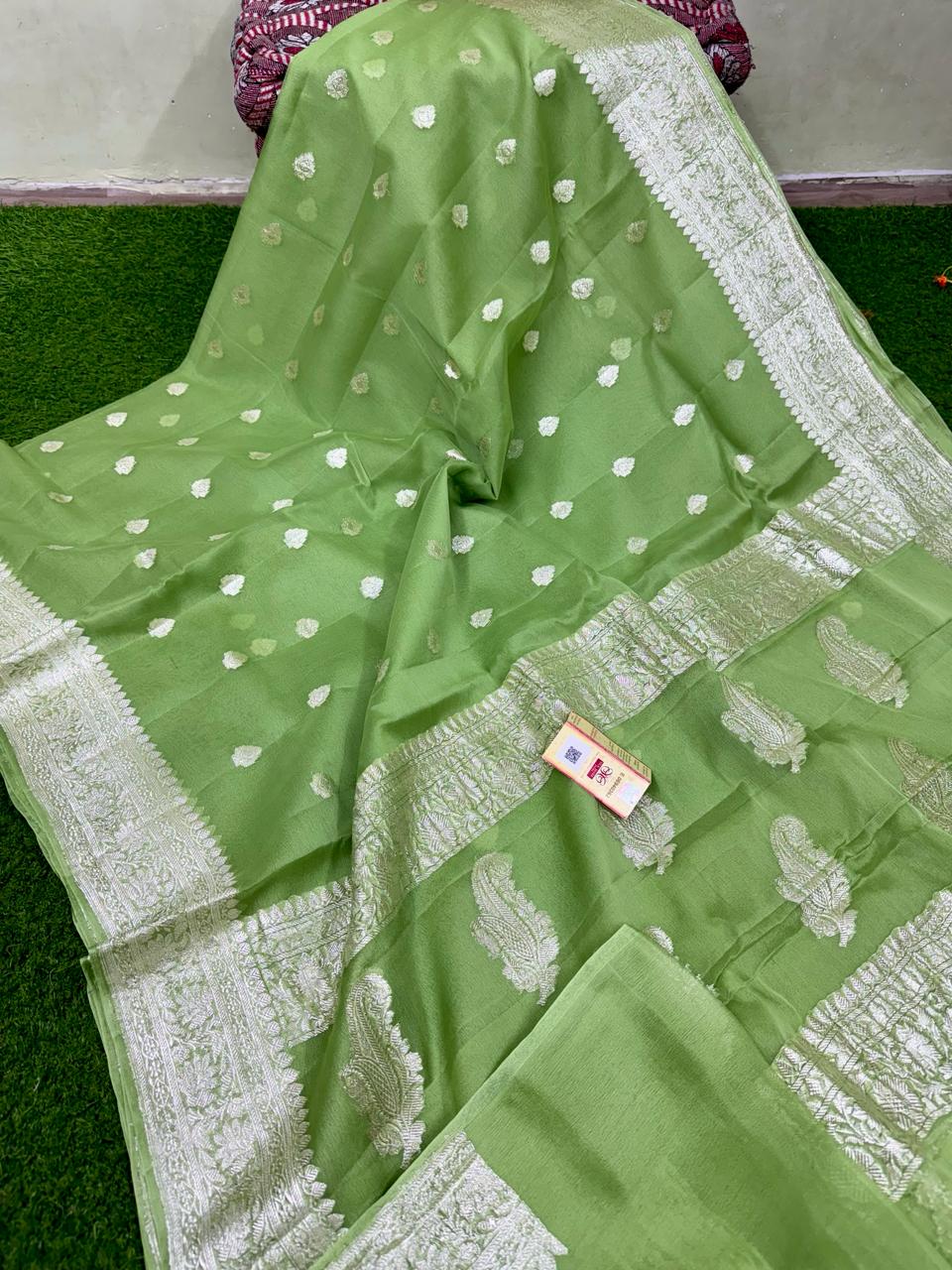 Pure Handloom Khaddi Chiffon Georgette Saree with Silver Zari Weaving blouse | GREEN |