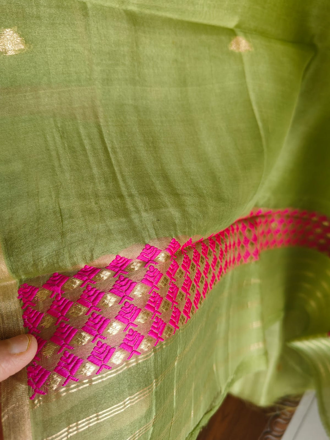 Pure Banarasi Kora Silk Khadwa Work 3 pc Unstitched Suit with meenakari Work in Green