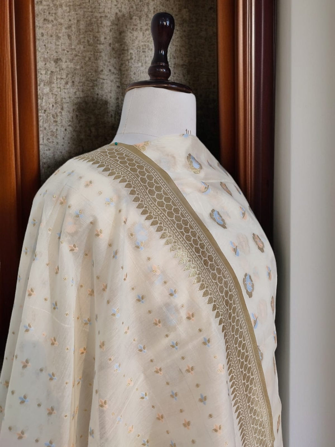 Exclusive Pure Banarasi Chanderi Silk Alfi Weaved Unstitched Suit
