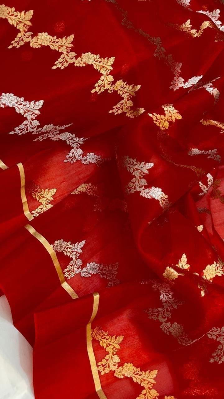 Pure Kora Organza Silk Hanloom Zari Work Saree.