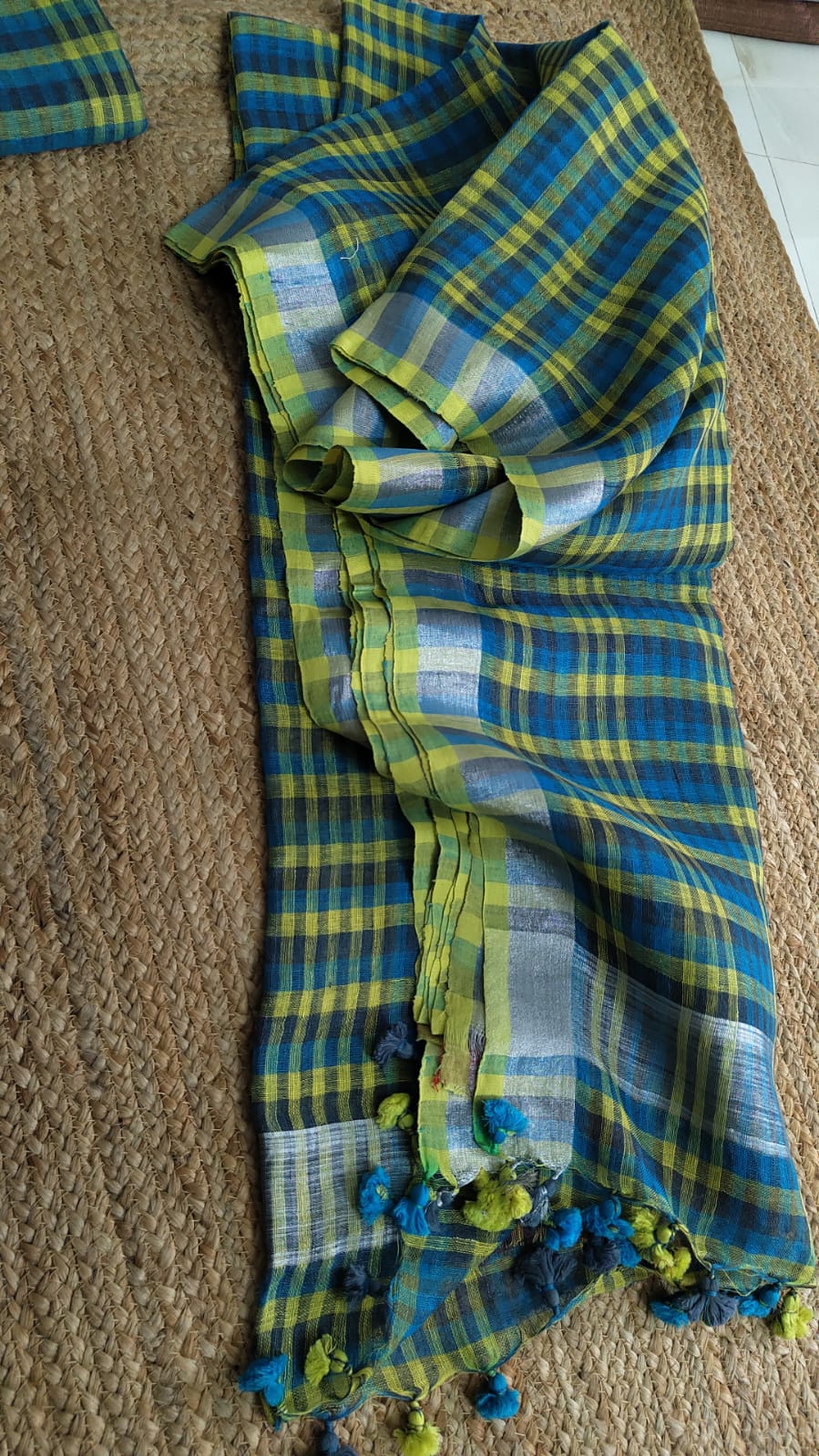 Pure Joyshree Linen Check Saree With Blouse Pc ( 100 count)