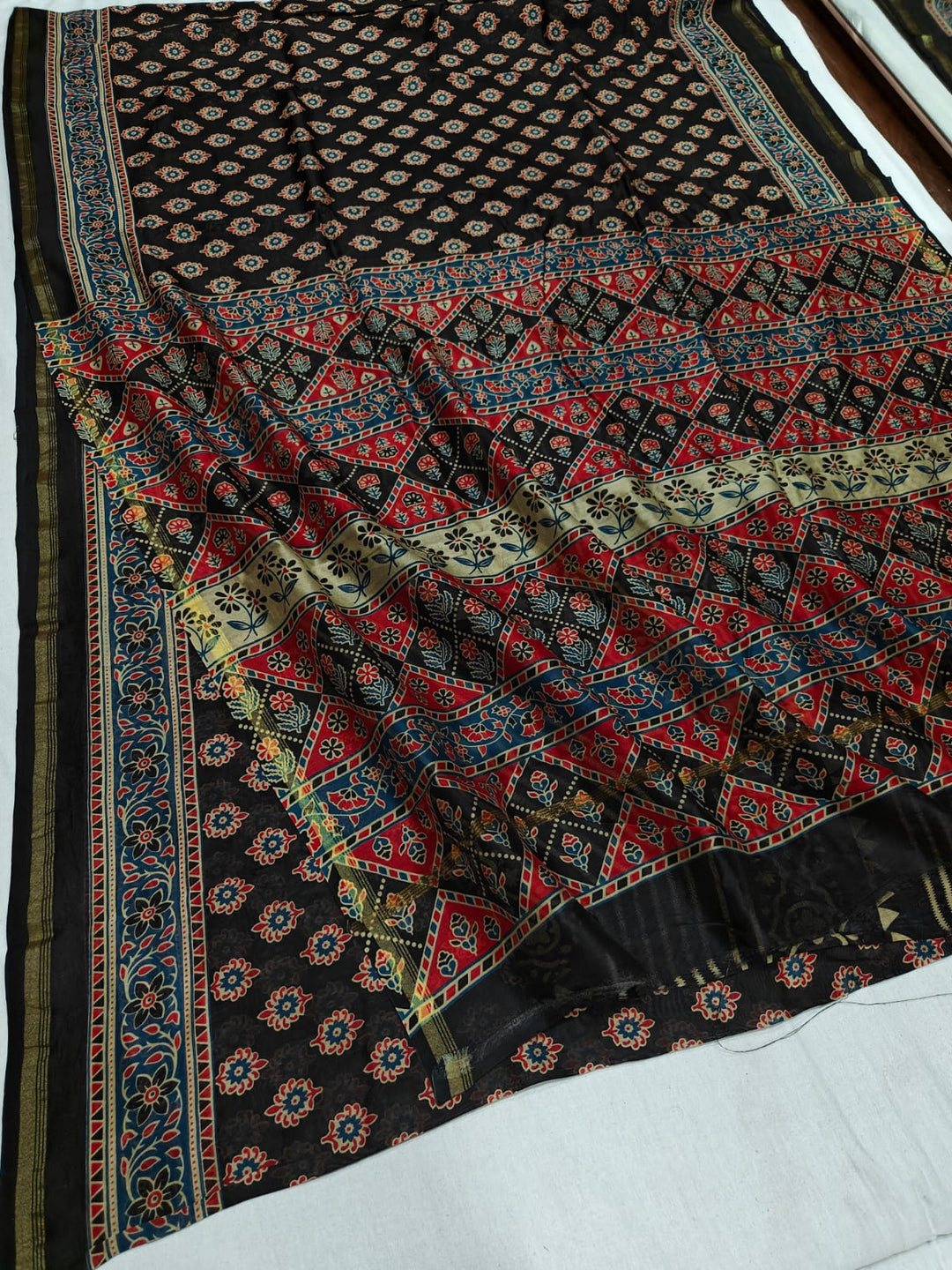 Pure Chanderi Silk Saree With Azrak Print With Blouse .